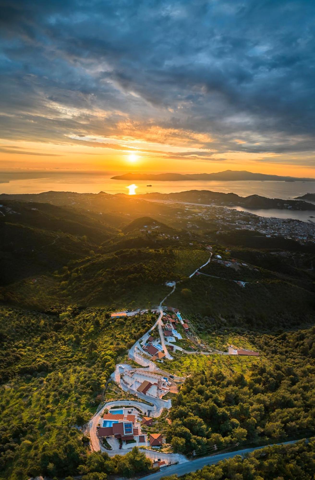 Sky Sea Resort Skiathos Buitenkant foto